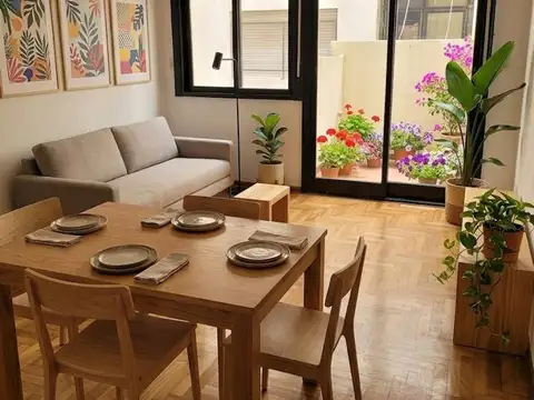 Departamento 2 ambientes con patio excelente ubcacion   