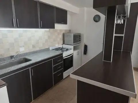 DPTO. EN DUPLEX 2 AMBIENTES CON BALCON Y PATIO