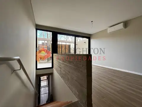 Depto Tipo Casa en Venta con 1 cocheras