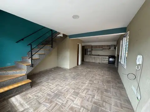 Depto Tipo Casa 3 ambientes con 2 baños