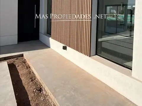 Casa 4 ambientes con 3 baños