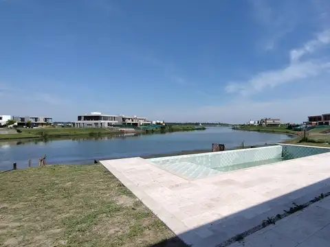 VENTA - CASA 9 AMBIENTES - COSTAS - PUERTOS ESCOBAR