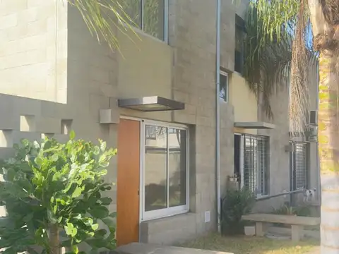 VENTA DUPLEX DOS DORMITORIOS APTO CRÉDITO