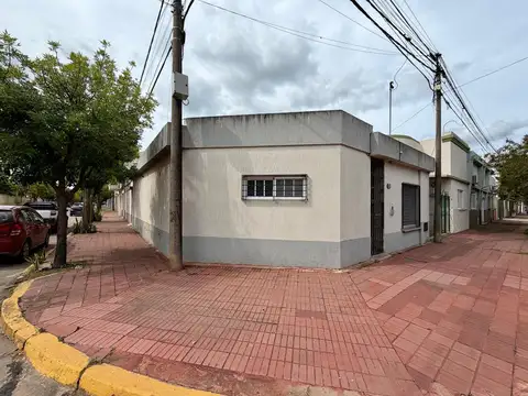 Casa en esquina en barrio 9 de Julio - Apta crédito
