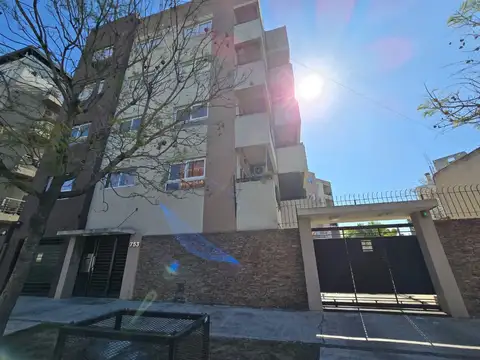 Avenida Argentina al 700 Merlo centro cochera disponible