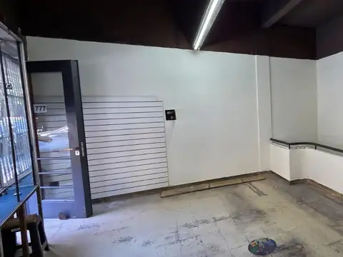 Larrea y Av Cordoba- Balvanera- Exc Local 50m2 en dos plantas!