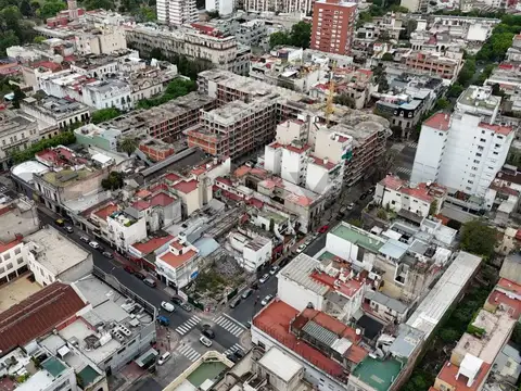 VENTA DE LOTE EN ESQUINA. OPORTUNIDAD PARA DESARROLLADORES.