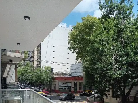 2 ambientes a estrenar. Al frente con balcón. Todo eléctrico. Aire acondicionado. Terraza.
