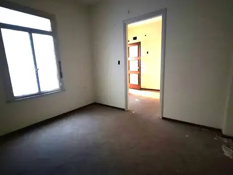 DEPOSITO CON PORTERIA PRESENCIAL