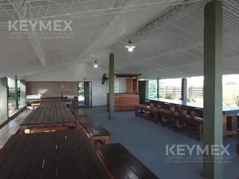 VENTA DE HECTÁREA EN VIRREY DEL PINO CON LAGUNA 2 CASAS CON QUINCHOS PARA EVENTOS Y DOS PILETAS