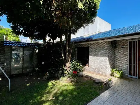 CASA 4 AMBIENTES EN VENTA LLAVALLOL MAS DEPTO 2AMB