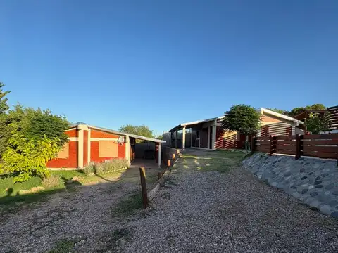 Casa 8 ambientes con 3 baños