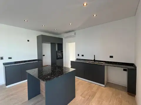 Casa venta en Puertos del Lago permuta financia