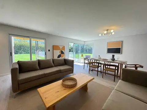 Casa de 3 dormitorios en venta - Barrio cerrado- Funes