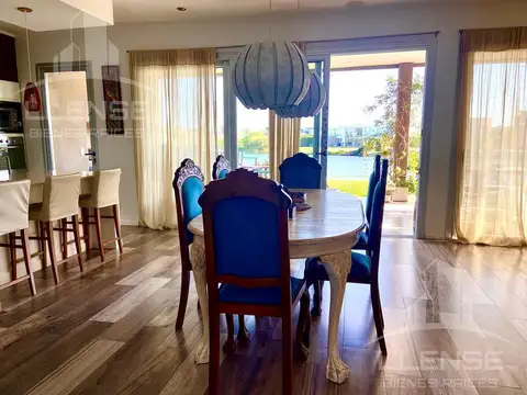 Casa 5 ambientes con fondo a la laguna - Nuevo Quilmes