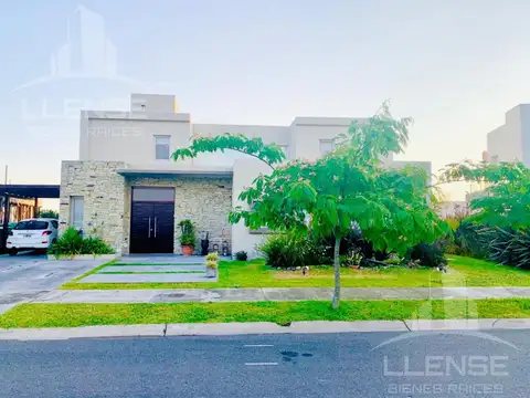 Casa 5 ambientes con fondo a la laguna - Nuevo Quilmes
