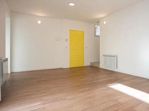 Depto Tipo Casa en Venta en República De La Sexta, USD 175.000