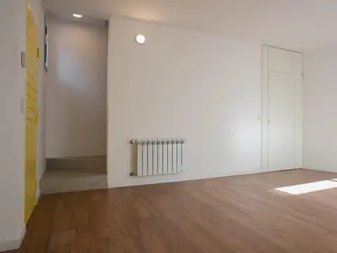 Depto Tipo Casa 4 ambientes con 2 baños