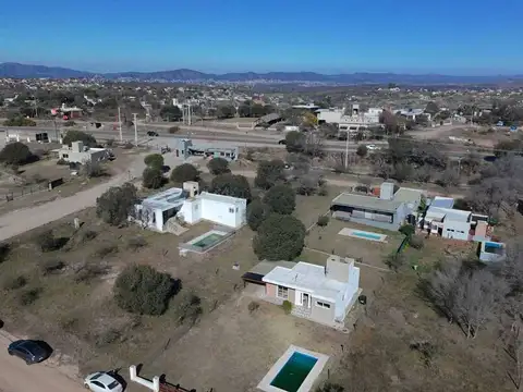 Casa 6 ambientes con 1 baño
