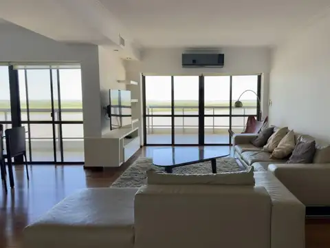 Departamento en Venta de 4 dormitorios