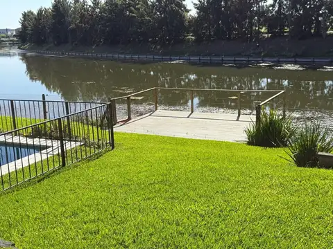 Barrio Virazón, Av. Del Golf 3445