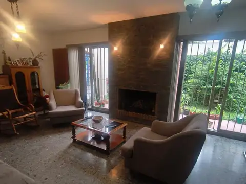 CASA ESQUINA,FRENTE A YPF DE CALLE ALBERDI, GLLÉN