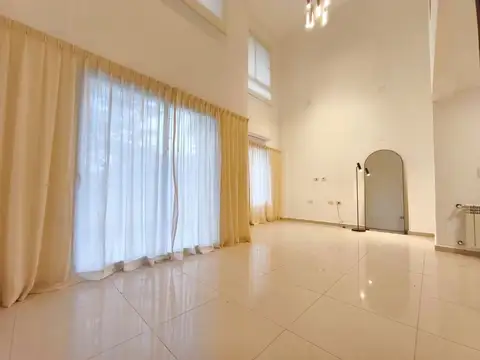 DUPLEX 4 AMBIENTES EN VENTA EN LA PLATA  COCHERA