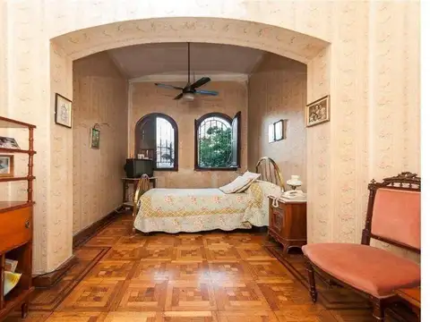 Casa 10 ambientes con 3 baños