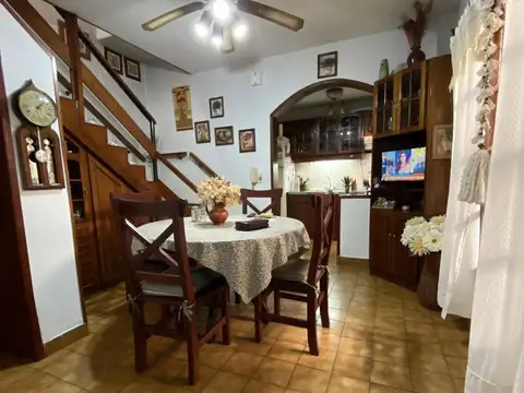 Depto Tipo Casa en Venta en Haedo Sur, USD 115.000