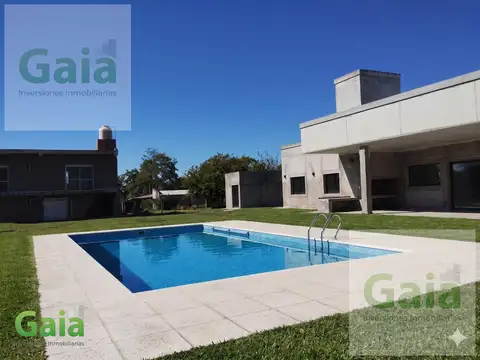 CASA EN VENTA EN LAS LOMITAS - CAMPO QUIJANO