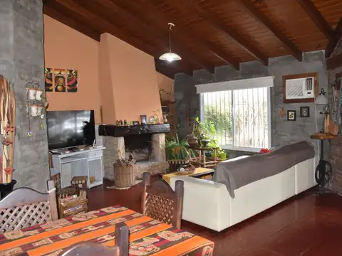 Casa en Venta con 3 cocheras