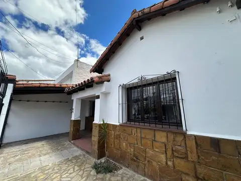 Macrocentro. Apolinario Saravia 200