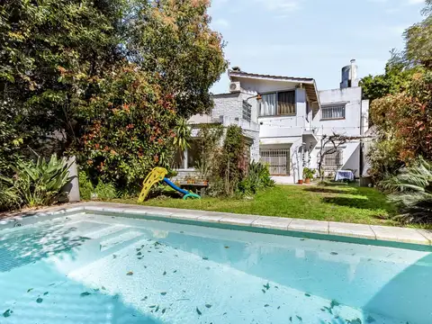 Venta: Casa de 6 Ambientes| Multifamiliar en San Isidro| Jardin| Pileta| Quincho| Parrilla.e