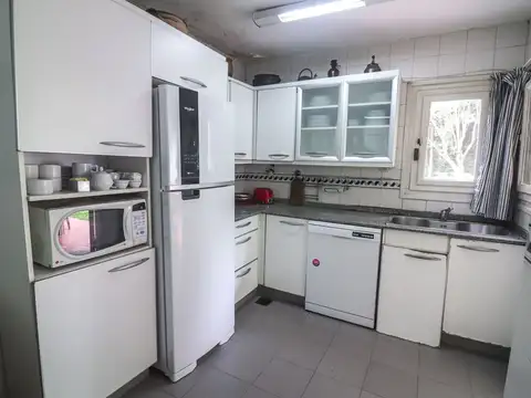 Casa en VENTA 6 amb. con Jardín - Vicente Lopéz