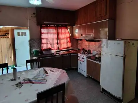 San Jorge 200, Piso 0