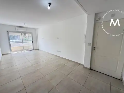 Departamento en alquiler de 1 ambiente con balcón - Villa Ballester Centro