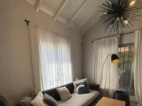Casa en Venta con 3 cocheras