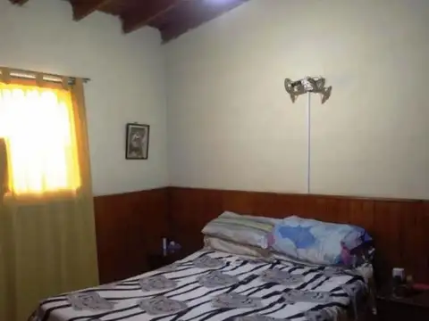 Casa 5 ambientes con 2 baños