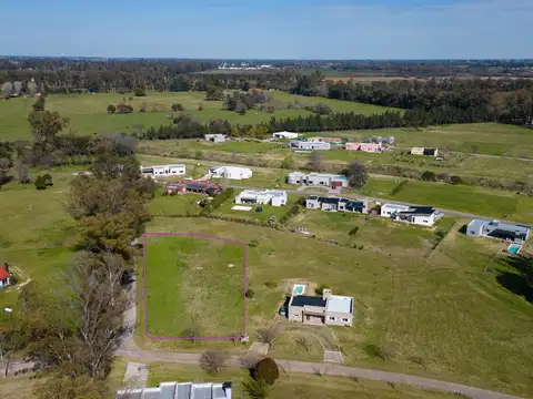 Terreno en venta en esquina La asuncion club de campo uf 106