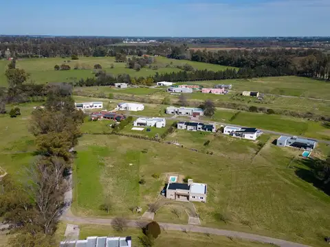 Terreno en venta en esquina La asuncion club de campo uf 106