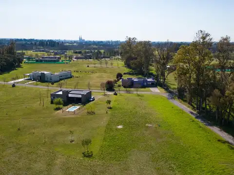 Terreno en Venta 73  mts Fondo