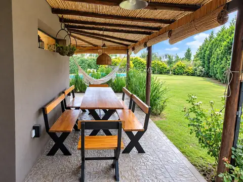 Casa en Alquiler Temporal en Puerto Roldan, USD 3.700