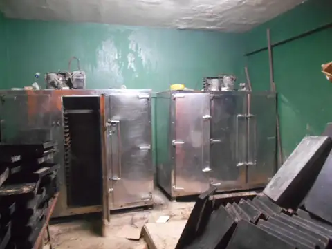 Edificio de 695 m2 totales.