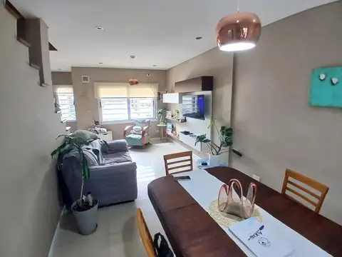Depto Tipo Casa en Venta con 1 cocheras