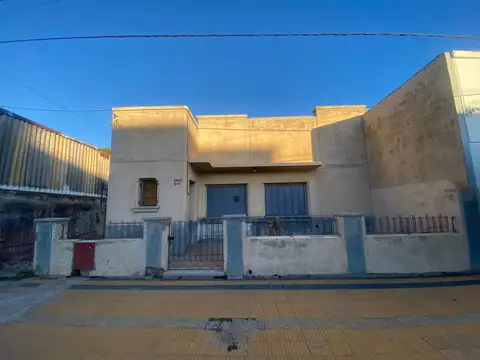 Casa a refaccionar en Baradero-Centrica