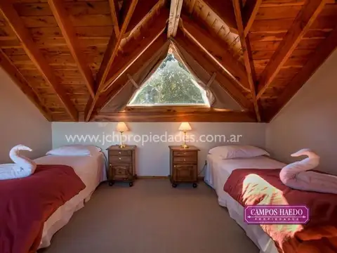 HOSTERÍA CON EXCELENTE VISTA AL LAGO NAHUEL HUAPI