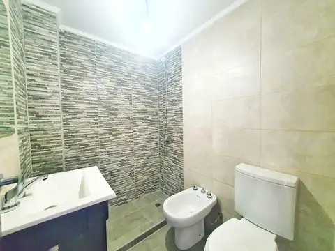 Departamento en Alquiler en Valentín Alsina, $ 550.000