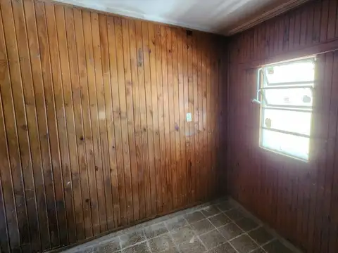 CASA A REFACCIONAR DE GRAN TERRENO EN BARRIO MARIA SELVA