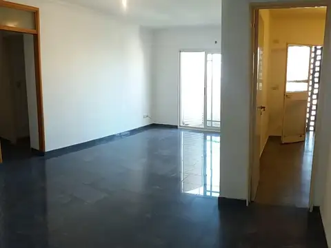 Departamento en Alquiler en Villa Raffo, $ 850.000