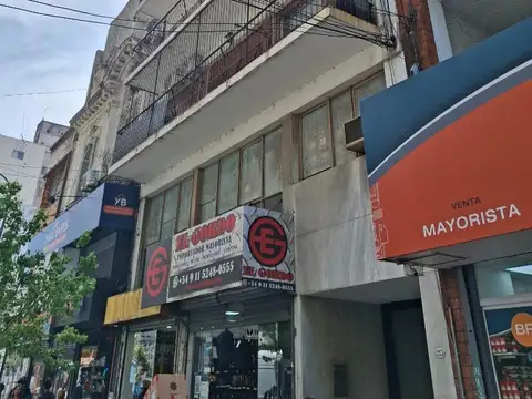 Amplio departamento de 2 Ambientes, Sarmiento al 2200